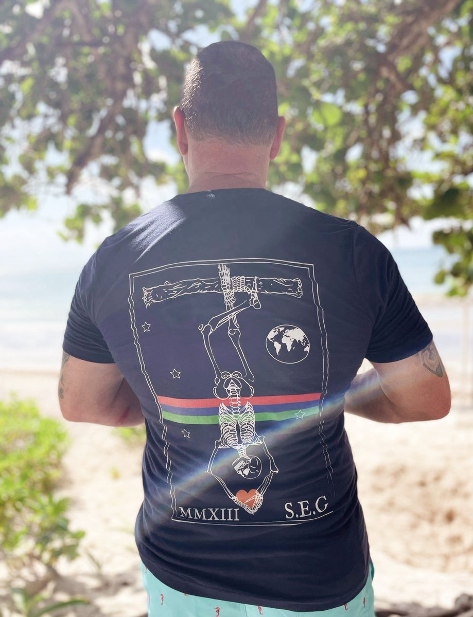 InstituteofSAR's tweet photo. Great to see the first @InstituteofSAR / @SinEatersGuild shirt out and about.
Complete with #lightorb!
You are your actions.

#service #accreditation https://t.co/Ce3gZ7Zh9z