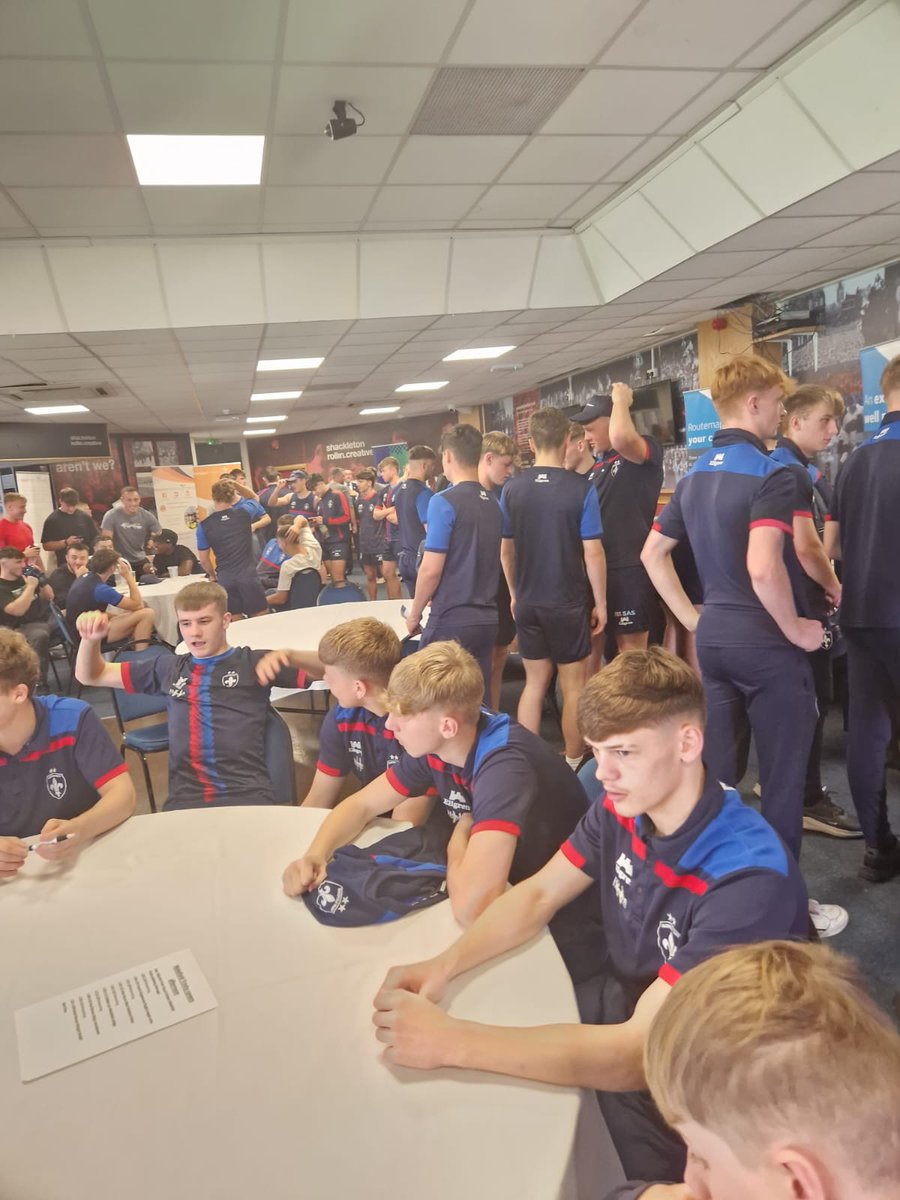 BeWell_Support's tweet image. Today @Melanie_hague9 attended the @WTrinityRL Recruitment Day at the Be Well Support Stadium 🏉🧑‍⚕️🧠🚶

Mel was joined by the first team and Academy boys and girls, along with Club Captain, @matty_ash_89, who our partners @SchoolsAdvisory sponsor.