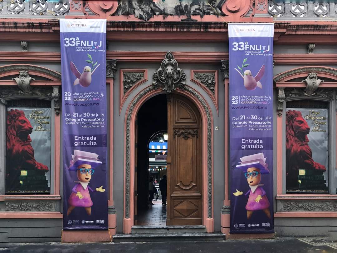 AnecdotasAicodi's tweet photo. ¿Quién creen que anduvo ayer en la "Feria del Libro del Instituto Veracruzano de la Cultura"? #PosYo 🙃
No se pierdan la oportunidad de estar en este evento que congrega diversas editoriales y sobre todo, a personas interesadas en la lectura, escritura, cultura y arte 😍 https://t.co/LuFcdw59uI