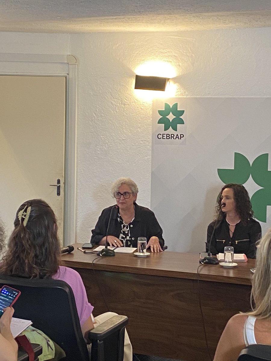 “Precisamos reconhecer o conhecimento que está na ponta. Essa é a verdadeira potência de transformação.” - Graciela Hopstein, Coord. Executiva da Rede Comuá (Rede de fundos filantrópicos independentes), hoje, no evento Filantropia: uma perspectiva acadêmica.