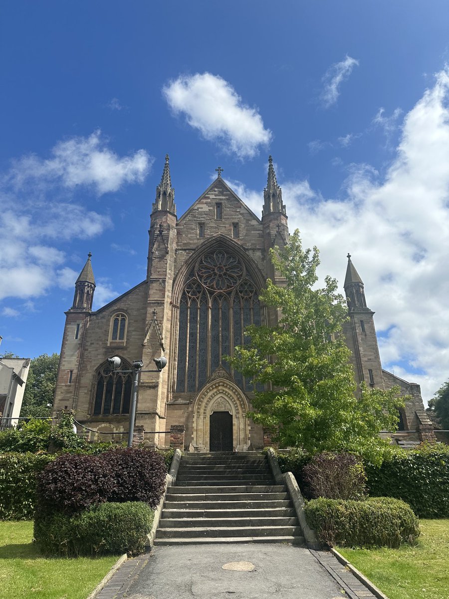 ENortonHistory's tweet photo. Beautiful Worcester Cathedral. Built in the site of an Anglo-Saxon cathedral, the earliest parts of the current building are 12thC, with many later additions. The tomb memorials inside are particularly impressive. #worcestercathedral https://t.co/VYsubmVCCV