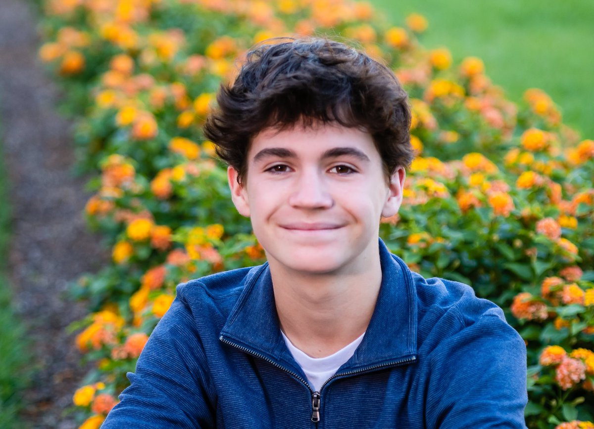 ArlingtonMag's tweet photo. Teen depression and anxiety are at crisis levels and therapists are in short supply. Arlington student William Mount created #Free2Talk, a nonprofit that connects Virginia youth with financial assistance and access to mental health providers. https://t.co/qrk0zHLHg1 https://t.co/oOMxFi3Std