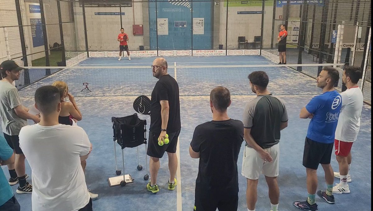 Siempre me ha apasionado enseñar, pero hoy, poder hacerlo a otros compañeros en mi 1a formación para monitores ha sido genial. Hoy vimos "Identificación de Errores". Gracias a los monitores y alumnos voluntarios que estuvisteis conmigo en esta jornada.