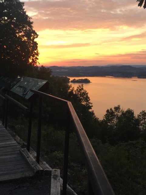 HealthyParksTN's tweet photo. TN Park Highlight -> Panther Creek State Park 🌳

Have you been?

“Panther Creek State Park is a 1,444-acre park located on the Cherokee Reservoir in the historic Holston River Valley, six miles west of Morristown."

More about it: https://t.co/A8xPw422bq https://t.co/XOtz7qKwdJ
