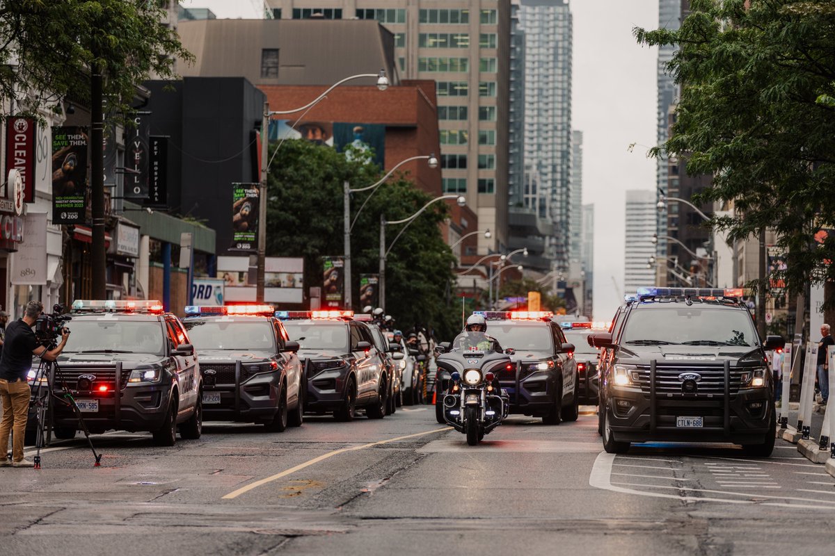 Toronto Police tweet media