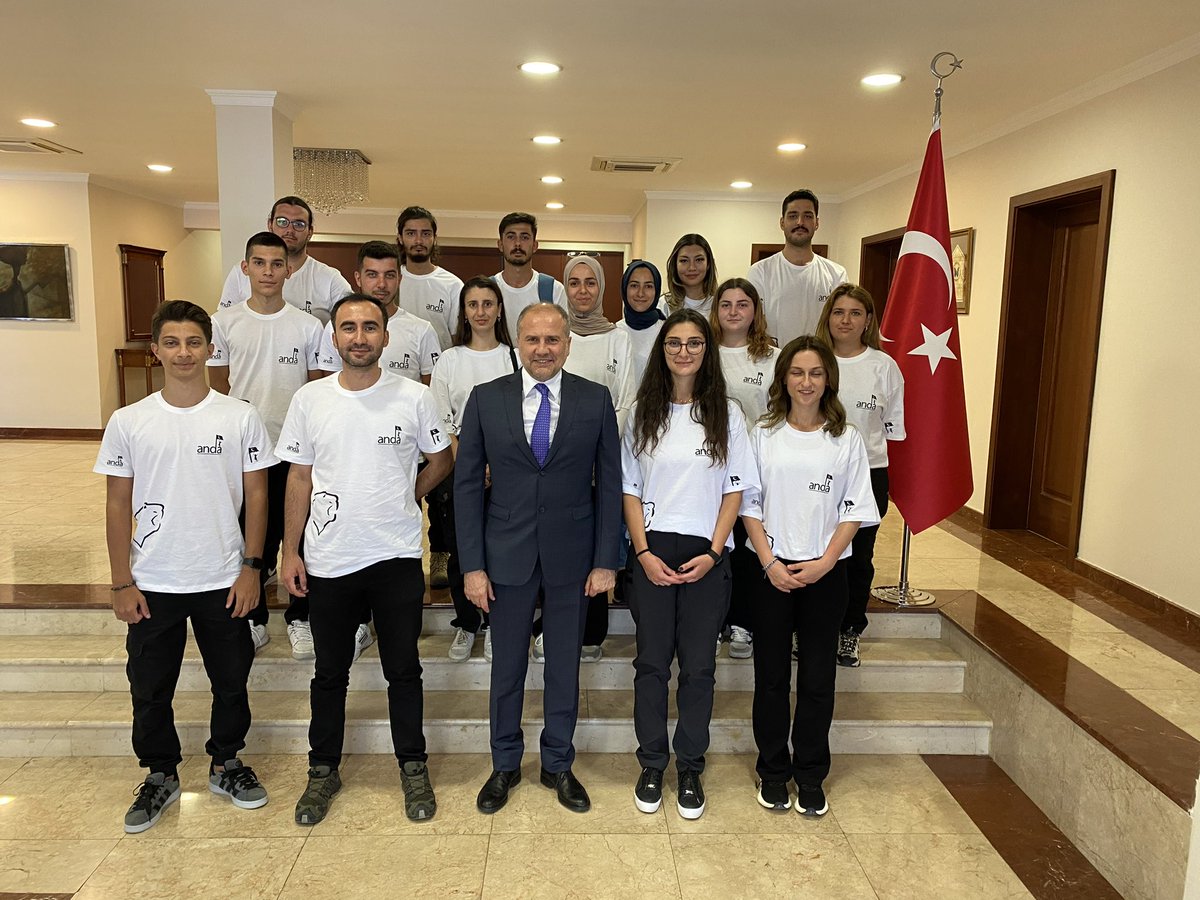 Balkan turu kapsamında Üsküp’te bulunan ANDA Arama Kurtarma ekibine mensup genç gönüllüler misafirimiz oldular. Sergiledikleri özveri, fedakarlık ve dayanışma için kendilerine teşekkür ediyor ve güzel bir gelecek diliyoruz.. <a href="/andaAke/">ANDA Arama Kurtarma</a>