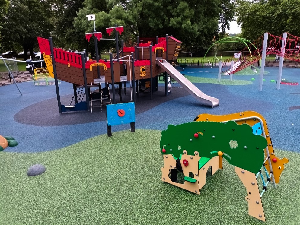 RTC_Safety's tweet photo. We have just completed a fantastic #WetPour installation for @KompanUK at Higginson Park, Marlow!
Opening just in time for the school holidays. Check it out, & let the adventure begin! π³π€ΈββοΈ
#SafetySurfacing #PlaygroundUpgrade #SafetyFirstAdventureAlways #PlaySafe #RubberSurface https://t.co/BDXWto3vje
