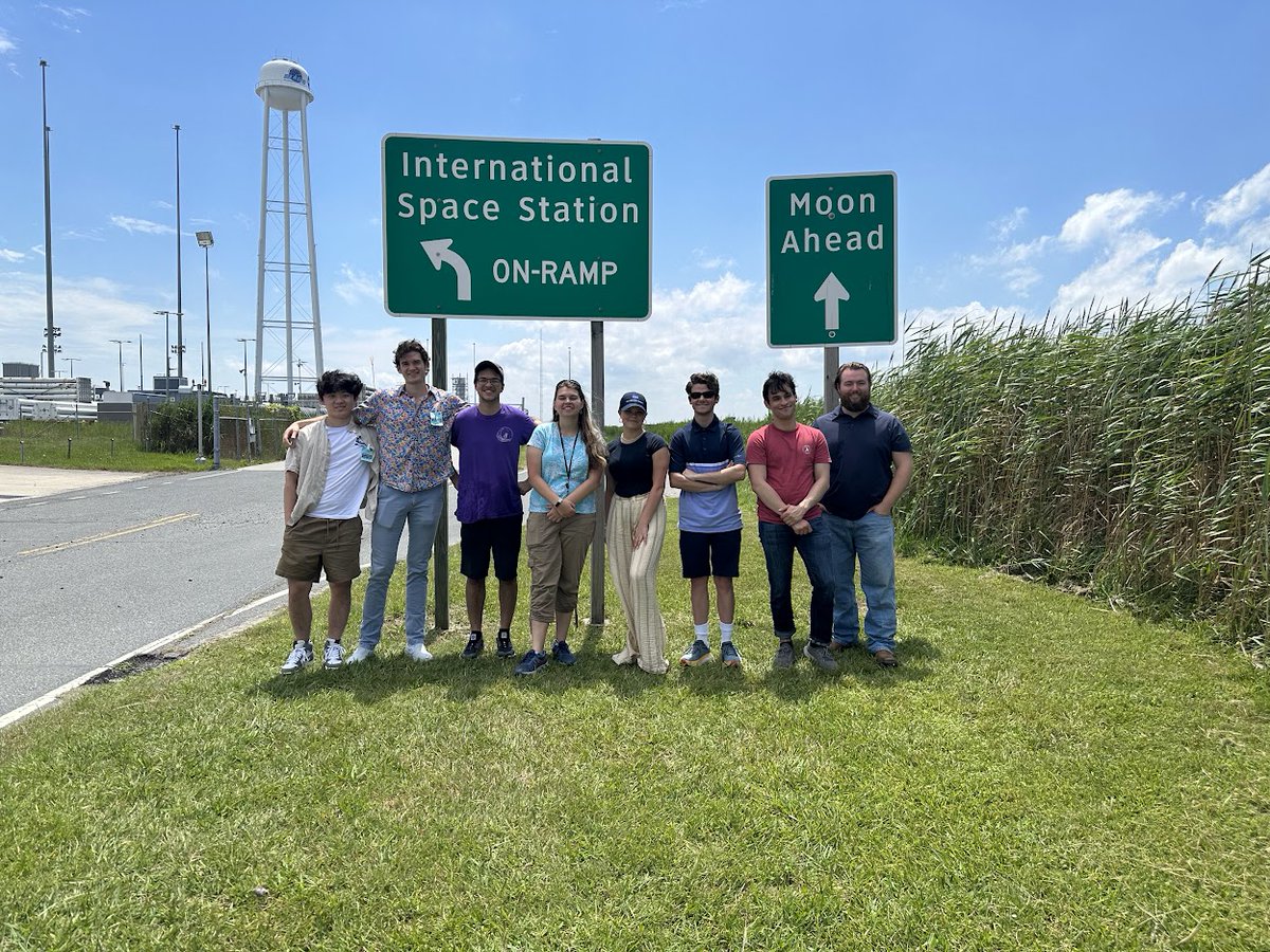 Happy #NationalInternDay! We're celebrating the #NASAinterns advancing space comm and navigation. Whether they are developing new tools or marketing our ongoing commercialization activities, each intern is contributing to NASA in a meaningful way. go.nasa.gov/3O9h0SI
