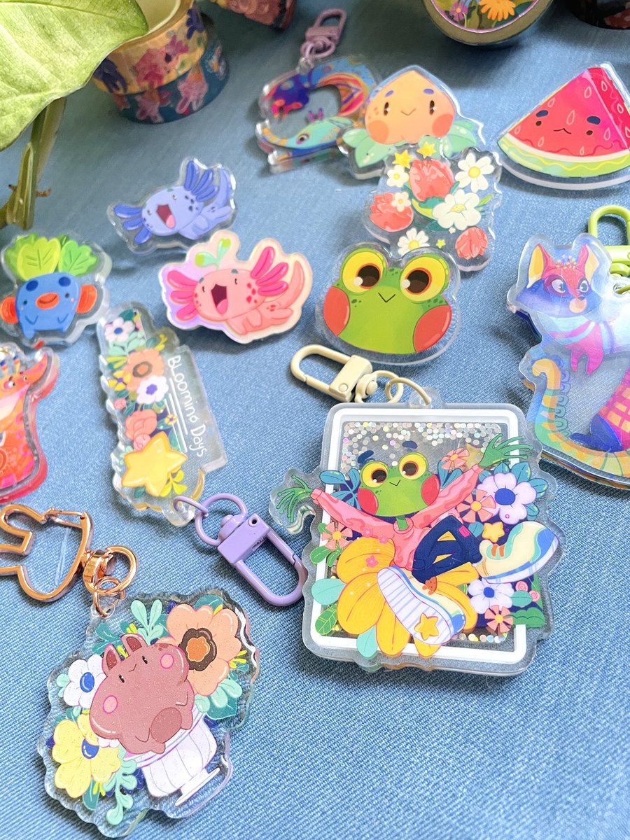 phonemova's tweet photo. I made some new items with @VograceCharms 🙌🏽💜 https://t.co/Jnodv2zVfi