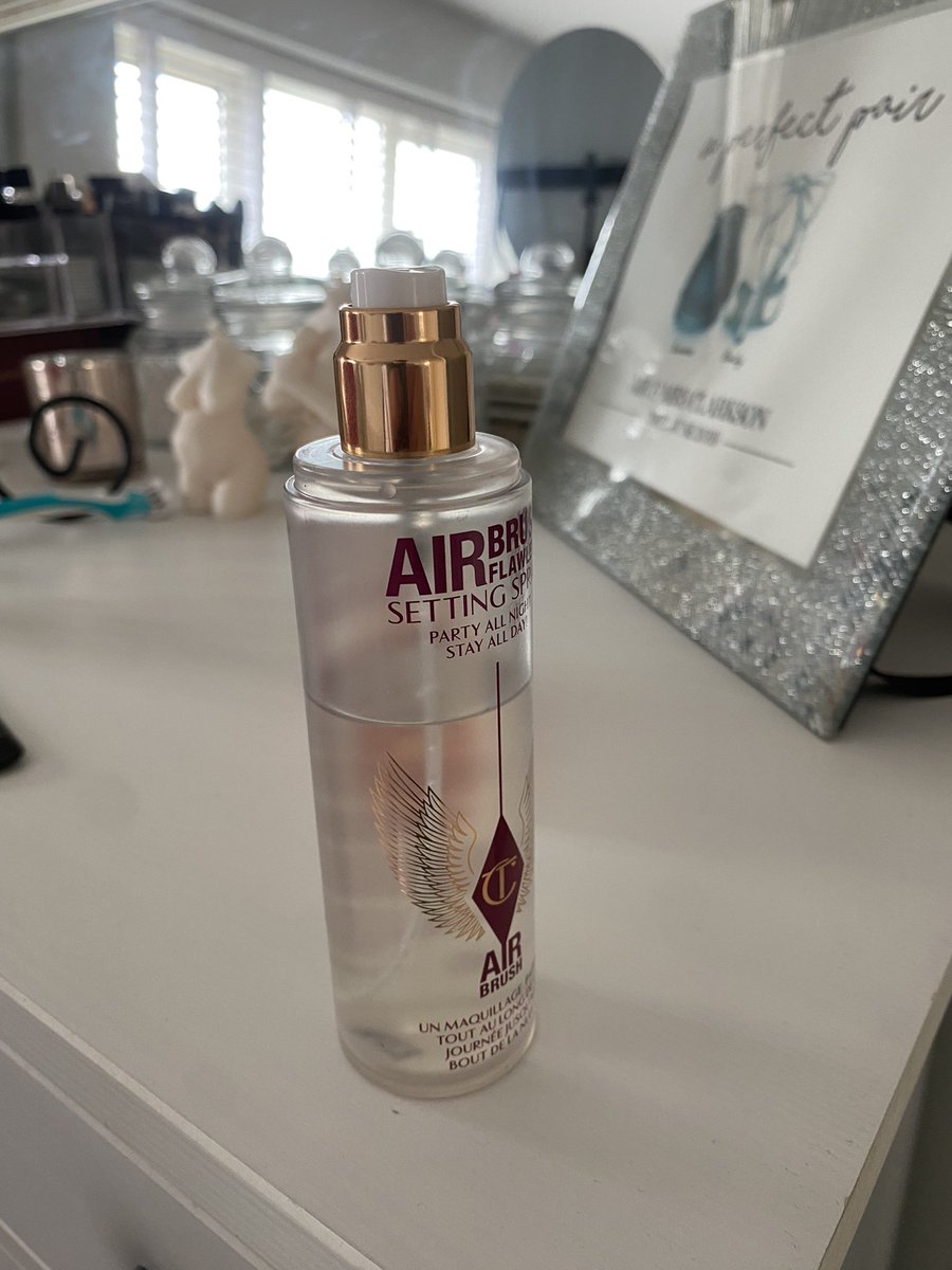 Iyceum's tweet photo. @CTilburyMakeup hi, I got my partner this for our wedding anniversary but the spray function has got stuck? As you can see it’s still quite full. #4 https://t.co/gLEDHVtFxX