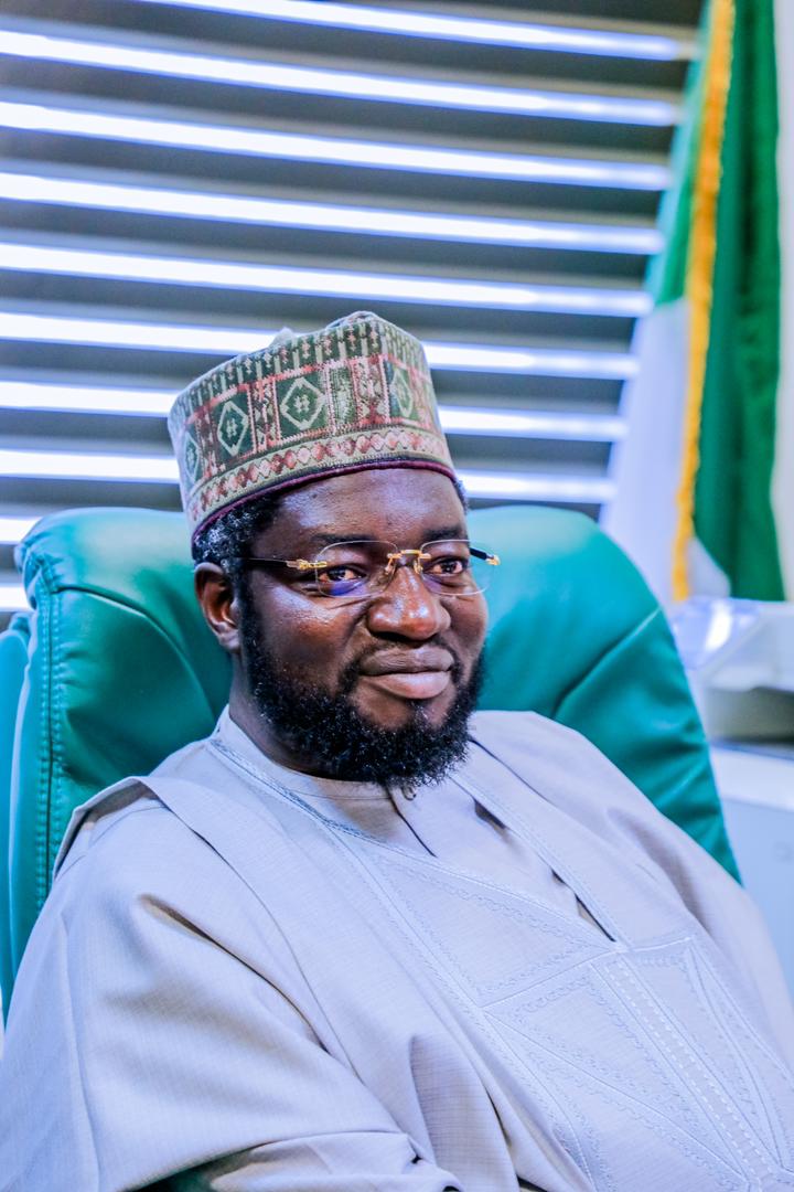 MusaAda30138611's tweet photo. God Bless The Leader And Boss. 
May Your Second Tenure Favour You And Your Constituents.

God Bless Chairman House Committee On Navy Renewed. https://t.co/m5zZ8f08pQ