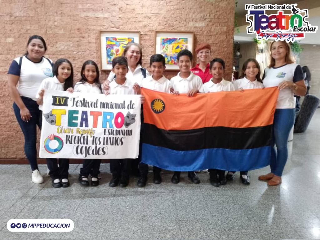 ¡Cojedes presente!

Delegación Cojedeña listos para participar en el IV Festival de Teatro César Rengifo, con la representación de estudiantes de la EPB Pedro Duarte del CDCE Tinaco.
#MaduroSíVa
<a href="/NicolasMaduro/">Nicolás Maduro</a> <a href="/_LaAvanzadora/">Yelitze Santaella</a> @MPPEDUCACION <a href="/MovimientonTCR/">Movimiento de Teatro César Rengifo</a>