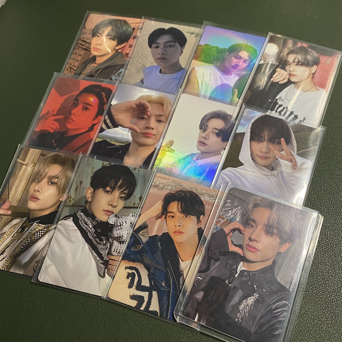 dynamit316's tweet photo. wts lfb enhypen ph | help rt 

enhypen jake set
php 4350 ( if payo 4200 ) 

can look for kahati | can ship diff add
payo or 1 week dop
dm pls

t. heeseung yzy jay sugat braso jake tin can case jake red room essential jay half heart jungwon hoodie heeseung barebrick jake md1 wts https://t.co/uHiH7kUR6O