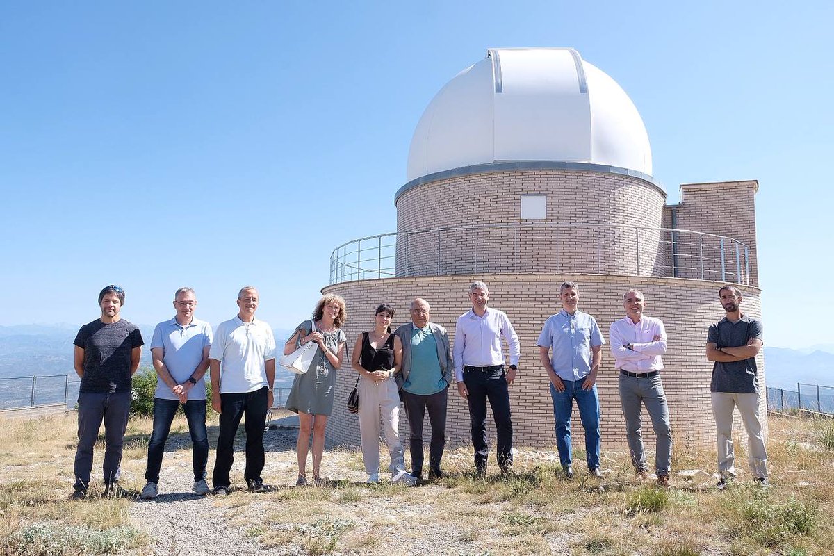 recercauniscat's tweet photo. 🔭 El #conseller @quimnadal ha visitat l'Observatori del Montsec, una instal·lació científica i tecnològica gestionada per l'@IEEC_space.

💬"És una infraestructura capdavantera en investigació astronòmica i en ciències i tecnologies espacials i una de les més avançades a Europa" https://t.co/lfL1Gnn99e