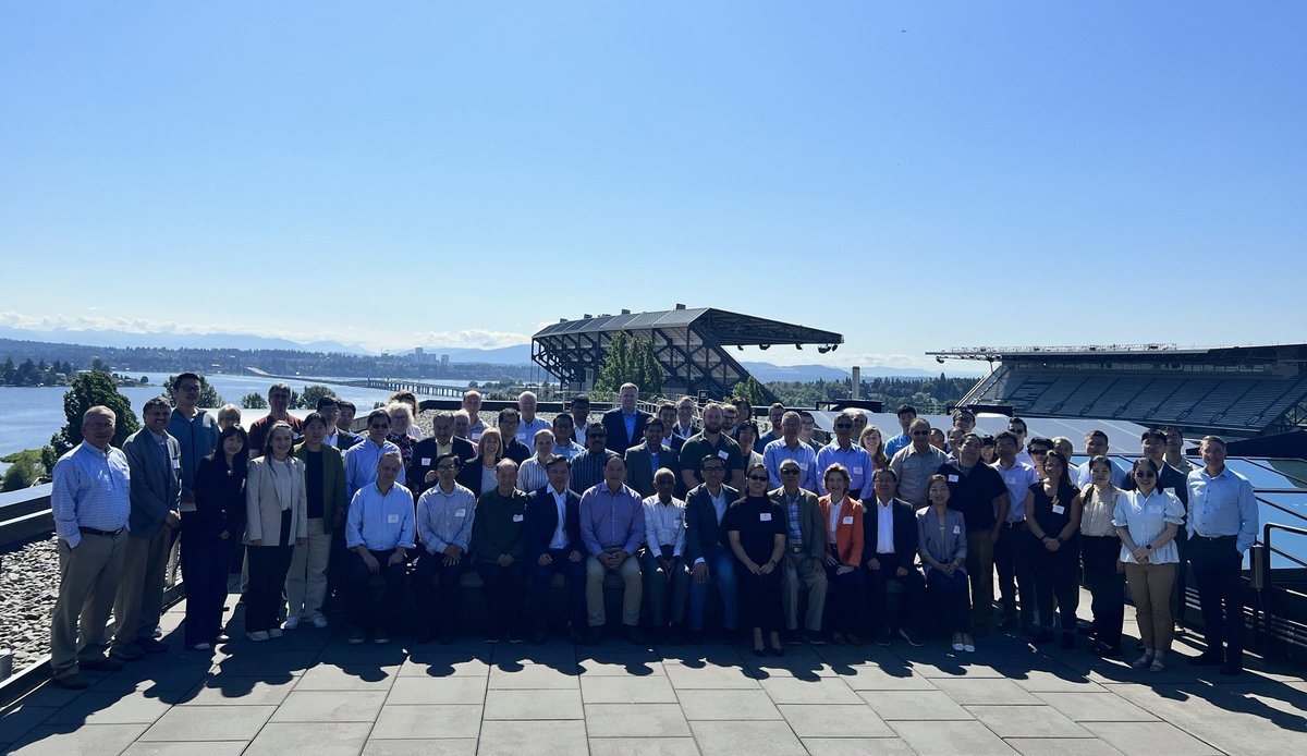 YingShirleyMeng's tweet photo. "Though absent you are very near."  #Battery500 consortium met in beautiful Seattle and we miss John Goodenough dearly! The best way to remember #JBG is to work extra hard and push more #battery technology for #EnergyTransition !! https://t.co/greaJfifs9