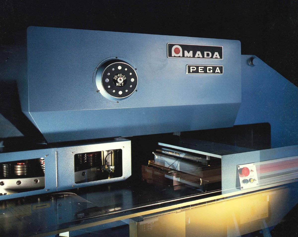 AmadaAmericaInc's tweet photo. AMADA PEGA turret punch press arrives at a customer's shop in the 1980s. Since its development in the 80s, the PEGA has been utilized by thousands of customers and was considered one of the most reliable machines in any shop.
#AMADAhistory #tbthursday #blanking #legacymachine https://t.co/sTXycK5fQV