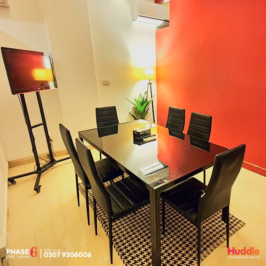Huddlecoworking's tweet photo. Seamless meetings, and extraordinary results! 🌟💼 Discover the power of efficiency and productivity in our thoughtfully designed meeting rooms.

#huddle #Huddlecoworking #coworkingspace #coworkingspaceinlahore #coworkingspaceinDHA #workspace #WorkspaceInspiration https://t.co/9Cgfgl56A5