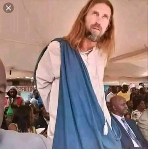 Hay Kathlen  woo, why ngathi seniloose ifocus😏 1 “hello wrong number” nyana senikhohlwe nya! uLongwe😏😏focus maan detectives focus #SenzoMeyiwa