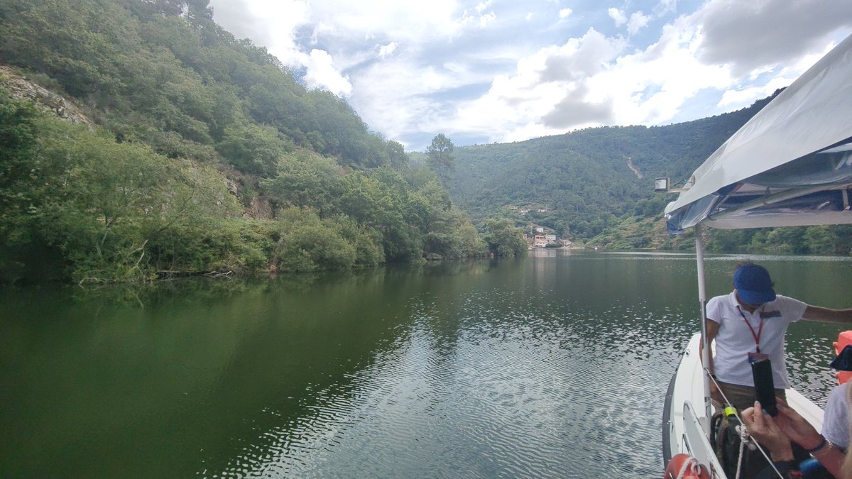 Increíbles son las rutas de la @TurDepuLugo por los dos ríos más famosos de nuestra Galicia al bañar las tierras de la #RibeiraSacra @Turgalicia @Turvegal @paseargalicia @SESEIXA @GaliciaMaxica @MiniOnTourES @ClusterGalicia @DescubreCadaDia @GaliciaSlow @loves_galicia @XulioVD
