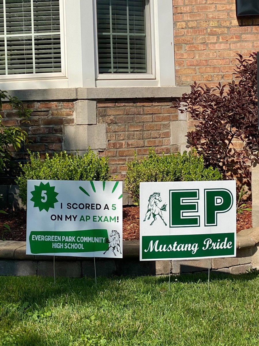 Epchs231's tweet photo. We spent the morning adding some lawn art to the homes of some very deserving AP students. We were lucky enough to run into a few of the students along the way!

#MustangPride https://t.co/LRqsriEjhY