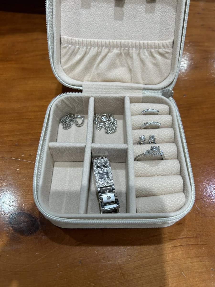 We’ve just picked up our wedding rings from <a href="/FinniesJeweller/">finniesjeweller</a> &amp; picked up my fiancés wedding day jewellery that was being cleaned. Incredible service from every staff member from support designing engagement ring to picking wedding rings &amp; aftercare &amp; support. Highly recommended