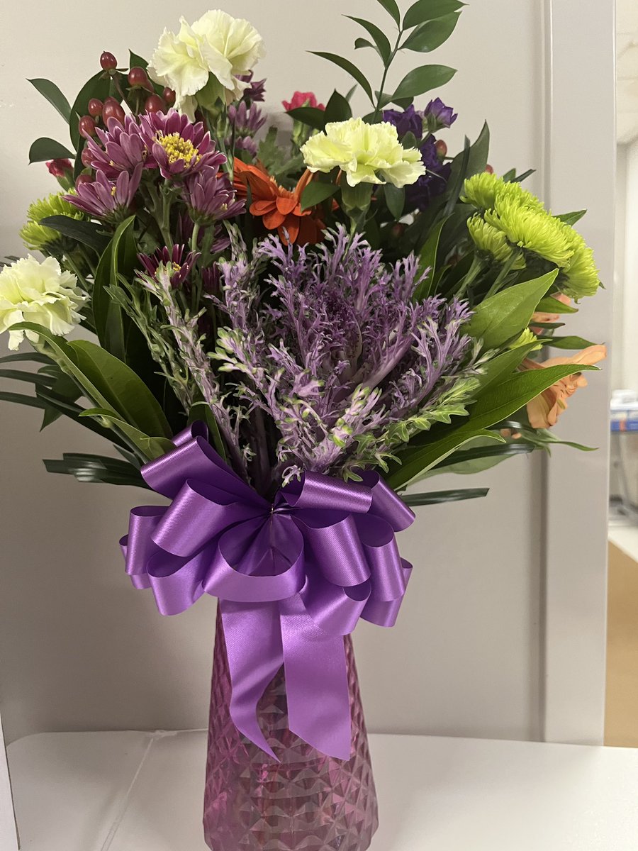 Happy Thankful Thursday! Dr. Hendrix and his team received these beautiful flowers from a grateful patient yesterday💜 We are beyond thankful for patients like this who go out of their way to express their appreciation. It means the world to us! 

#thankfulthursday #capitalortho