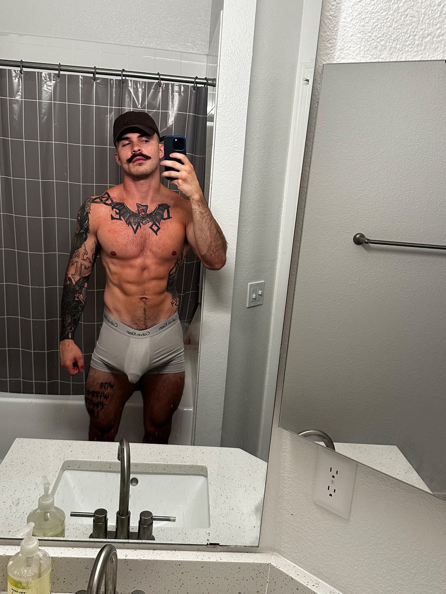 davidso6687's tweet photo. Mornin #fitness https://t.co/L6yJ46Bw1s
