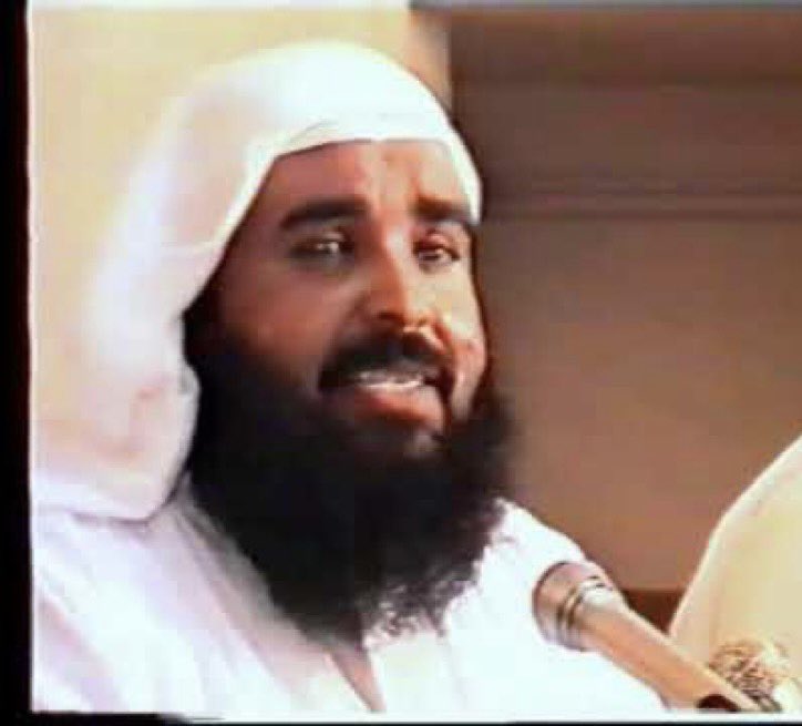 Drsaudaldaihani's tweet photo. يوم الخميس غشى الكويت سحابة 
ملئ هموما بالفواجع مرعده 
ثكلت به الجهراء عالمها الذي 
كفاه في نيل العلو معوده 
وأعواد منبره بكت من فقده 
كم من ظلام فوقه قد بدده 
وبمسجد ( العيار) سالت أدمع 
لالا تلومو ا بالتلوع مسجده 
عبدالعزيز مضي وكل بعد 
ماض ولكن من سيبلغ مقصده https://t.co/eS6YsCTnPc