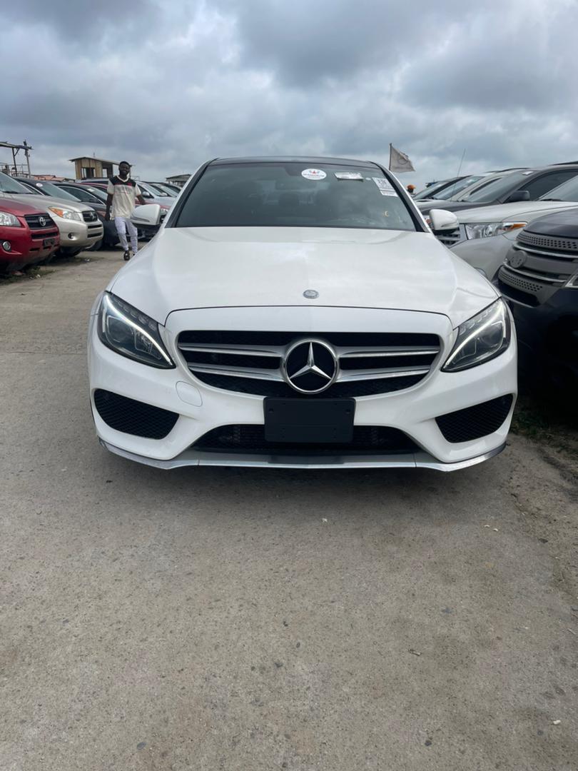 SinachiAutos's tweet photo. All brands of flashy, luxurious direct Yankee cars available, we got covered.

Just a Dm and you'd be cruising with your new car.

C 300
AMG
2015 model
LED light
Panoramic

DM or whatsapp +2348135085009, +22941901706.

Head office; Cotonou Benin Republic. https://t.co/13aiFryaD9