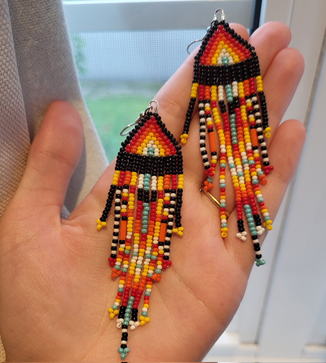 KeannaNL's tweet photo. Another set of these completed for a custom order! 
#beadwork https://t.co/eWoRg3LGjT