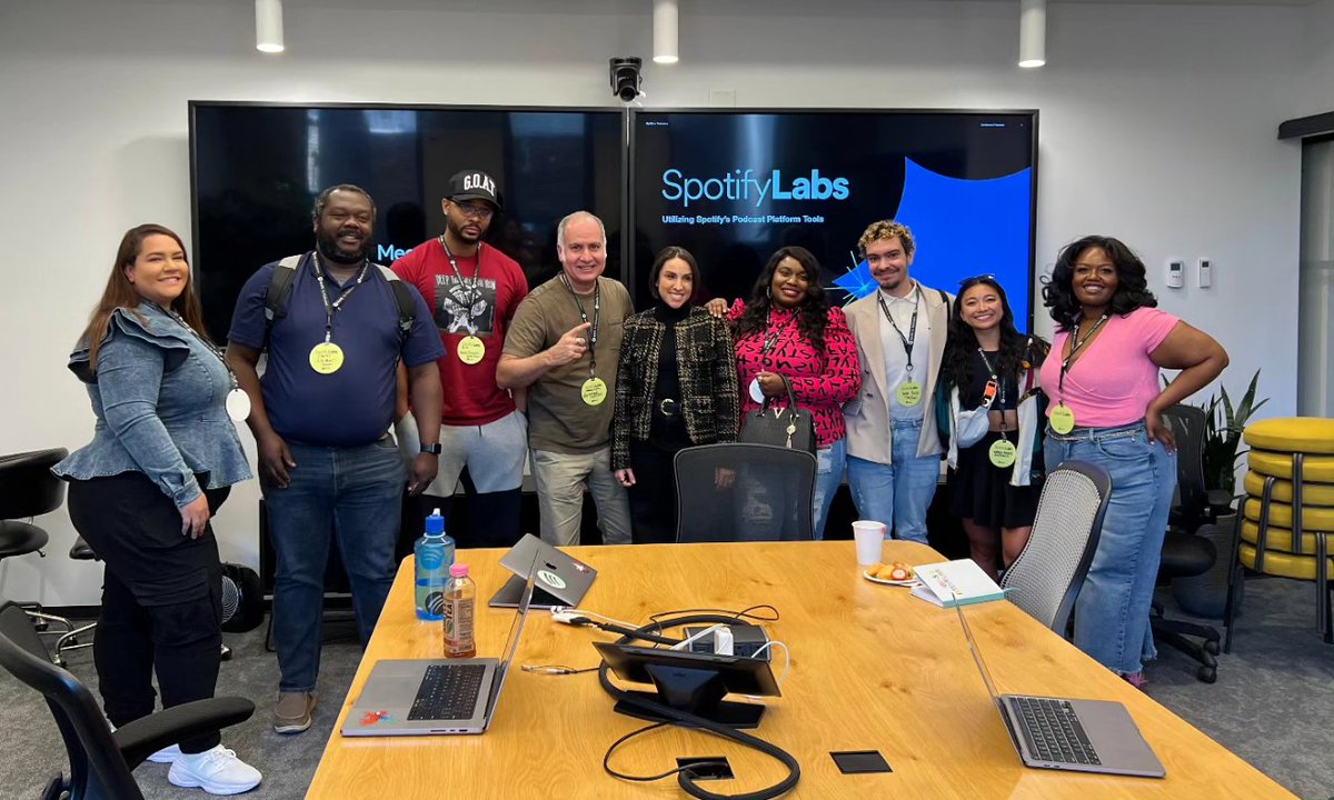 pasameelmic's tweet photo. #TBT at #SpotifyLabs New York. 🎙🎧
Meetings, workshops and networking.
#podcasting #PodcastProducer
@spotifypodcasts @tuerespodcaster https://t.co/atOMyvYrew