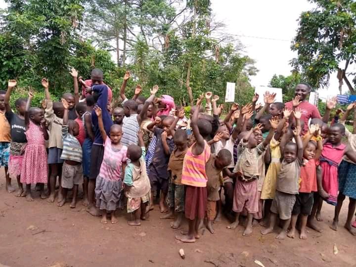 LukeSsentamu's tweet photo. Dear friends, please let's lend a hand of help the orphans and vulnerable children who are currently without any food to eat, times are tough  you know how hard it could be to stay even for a single day without food, these children go through a lot, please let's come out to help. https://t.co/zW8qwS6VTU