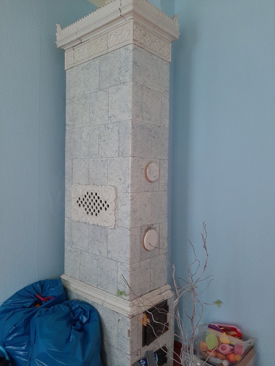 BOHOHV's tweet photo. Frisch eingetroffen: Sonnige Altbauwohnung mit Kachelöfen in bevorzugter Wohnlage von Zittau! 91 m² für unschlagbare 329 EUR Kaltmiete und KRISENFESTER Heizung (Kachelöfen bzw. Kohleöfen):
https://t.co/Vu2LKLfazE https://t.co/OzfSrcTA0f