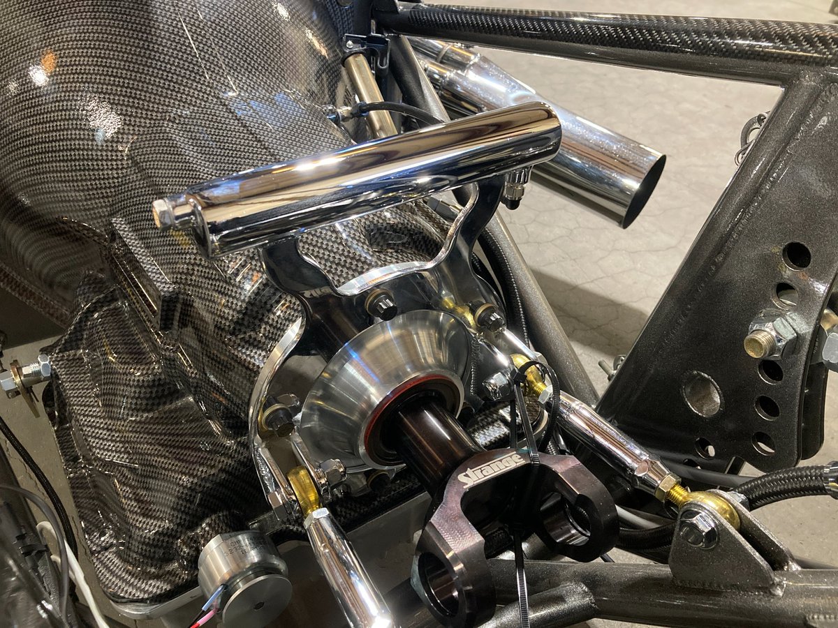 SWRACECARS's tweet photo. Our dragster transmission limiter kits and trans handles with limiter mounts are made in-house, by our fabrication and welding team members. Over a dozen styles are available, to fit hardtail &amp; 4-Link dragsters. #dragster #transmission https://t.co/mXTJaGQXYS
