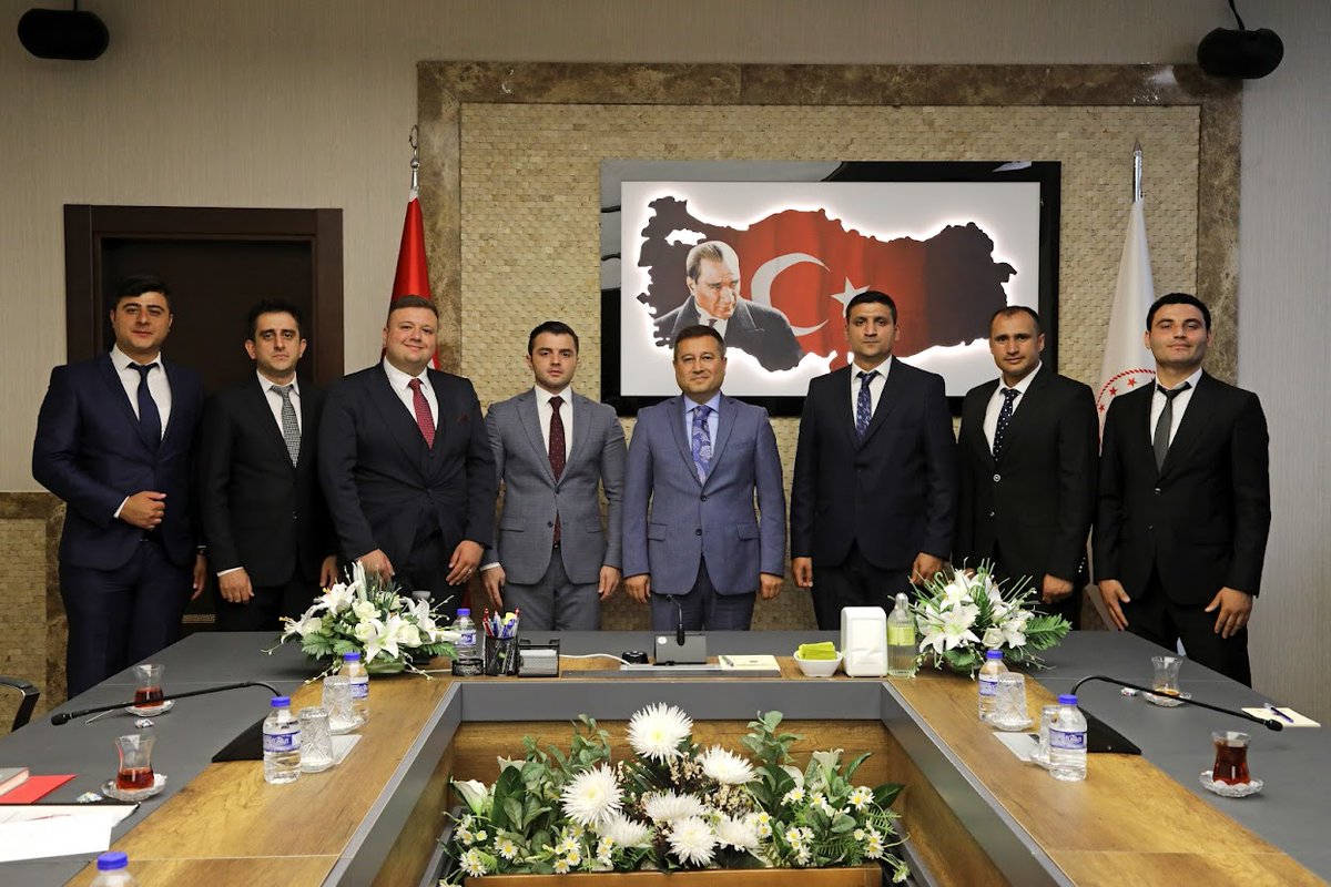 ctekurumsal's tweet photo. Genel Müdürümüz Enis Yavuz Yıldırım (@YavuzEnis), İnfaz ve Koruma Memurları Dayanışma Derneği'nin yönetim kurulu üyelerini (@ikomder) kabul etti.

Personel Daire Başkanı Cahit Cihad Sarı'nın da katıldığı toplantıda, personelin beklentileriyle ilgili değerlendirmelerde bulunuldu. https://t.co/rqrzeCJKP6