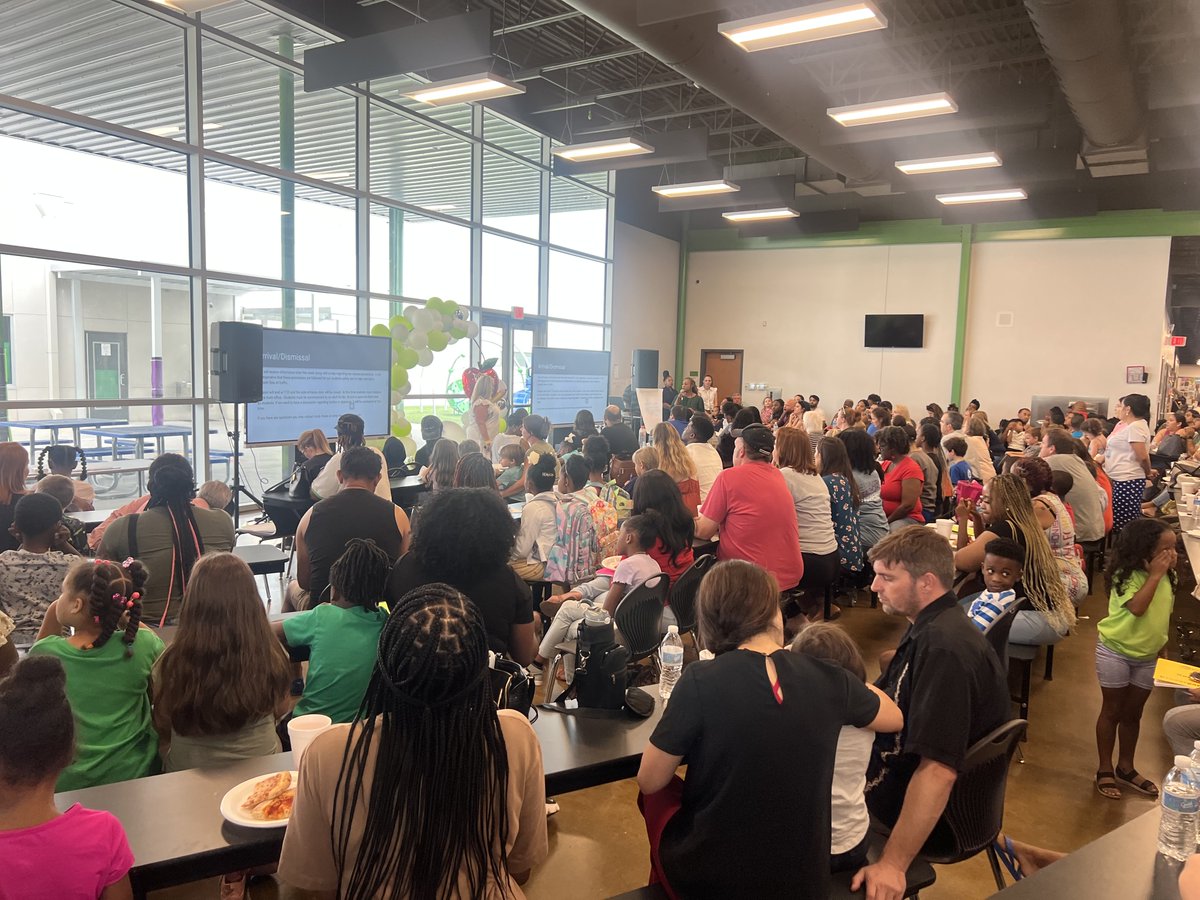 Basisbrprimary's tweet photo. It was *incredible* seeing so many of our families at a PACKED Back-to-School Night! Our families are the best!  We would like to thank the BASIS Mid City community for making yesterday a success. We can’t wait to see everyone again on Friday at Meet the Teacher Day! https://t.co/BIAXZpvH3c