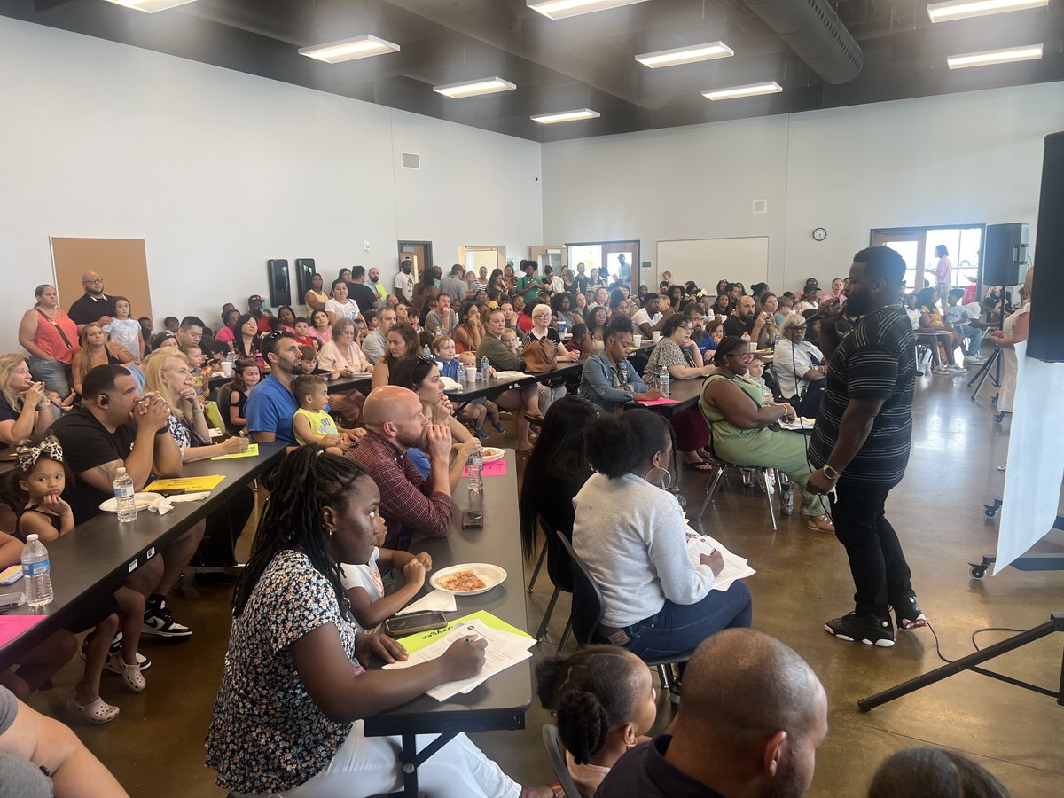 Basisbrprimary's tweet photo. It was *incredible* seeing so many of our families at a PACKED Back-to-School Night! Our families are the best!  We would like to thank the BASIS Mid City community for making yesterday a success. We can’t wait to see everyone again on Friday at Meet the Teacher Day! https://t.co/BIAXZpvH3c