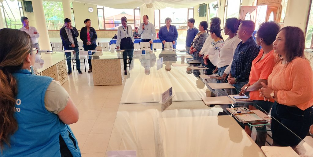 EducacionZ1Ec's tweet photo. [IBARRA] Con el objetivo de mejorar la gestión de la política educativa en territorio, @EducacionZ1Ec realiza un Taller Zonal dirigido a los 16 distritos de Imbabura, Carchi, Esmeraldas y Sucumbíos. Lidera esta actividad la coordinadora @martaluciavale. #TransformaciónEducativaEc https://t.co/AQAGFaydew