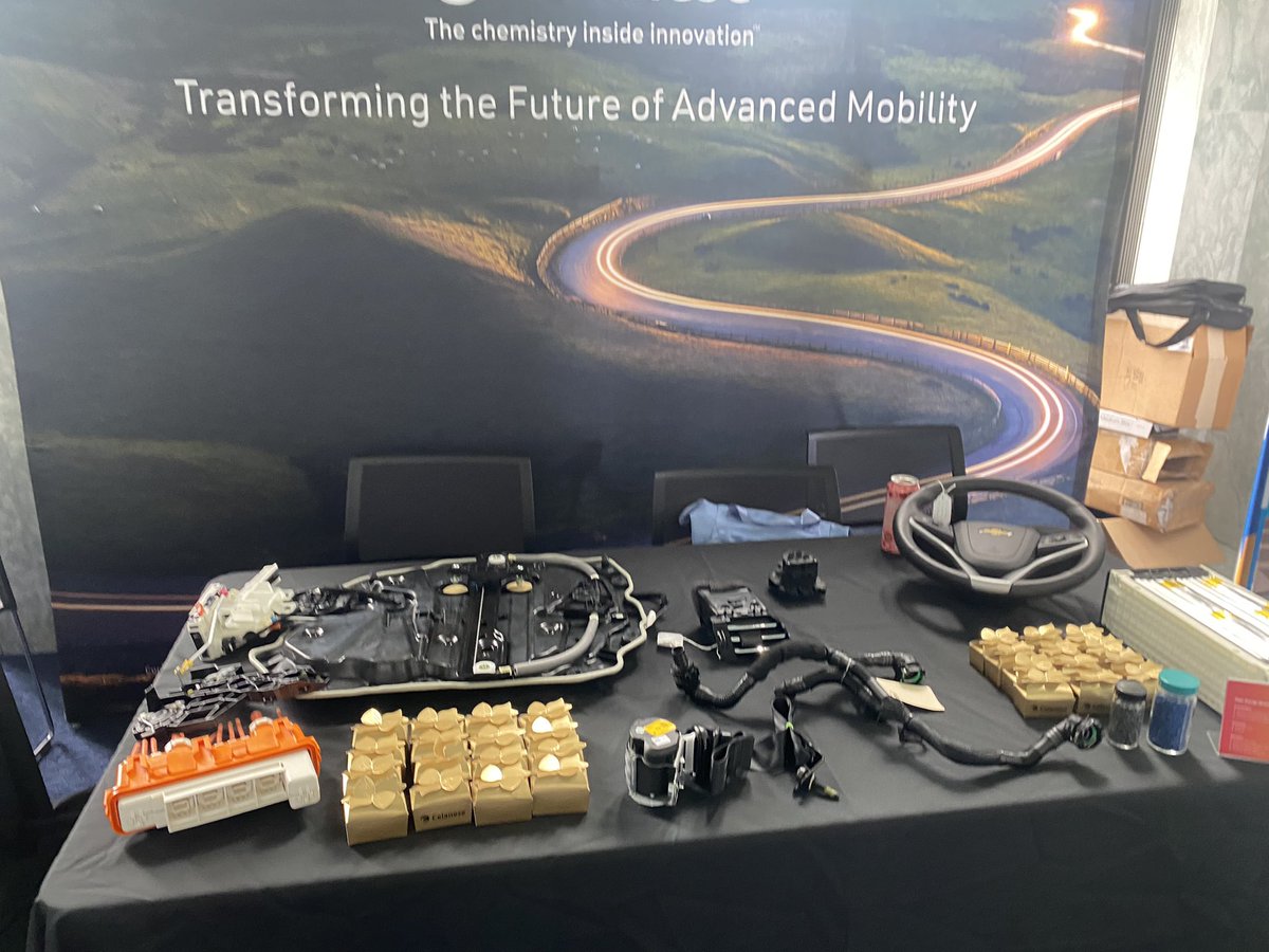🚨Happening now!!🚨
Today in the Rayburn Foyer until 2pm, the “Science Behind Autos” - a lunch and learn exhibit! Join us to learn more about the future of advanced mobility!