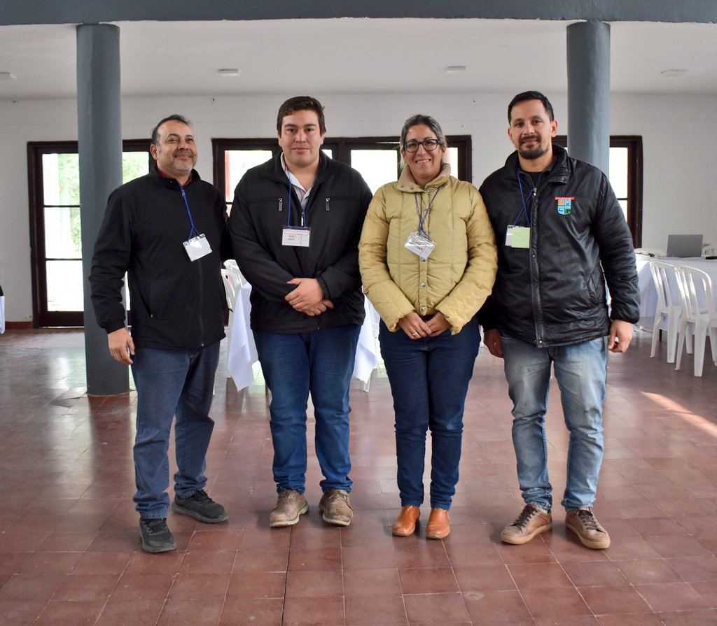 VEP_Paraguay's tweet photo. 🙆‍♀️ Desde la STP continuamos arduamente capacitando sobre la Guía para la Formulación del Plan de Desarrollo Municipal #PDSM a técnicos de los diferentes municipios del departamento de Ñeembucú.

➡️  Esta actividad se lleva a cabo gracias al apoyo de la @FIIAPP, @UEenParaguay. https://t.co/SNDHM4Y6DG
