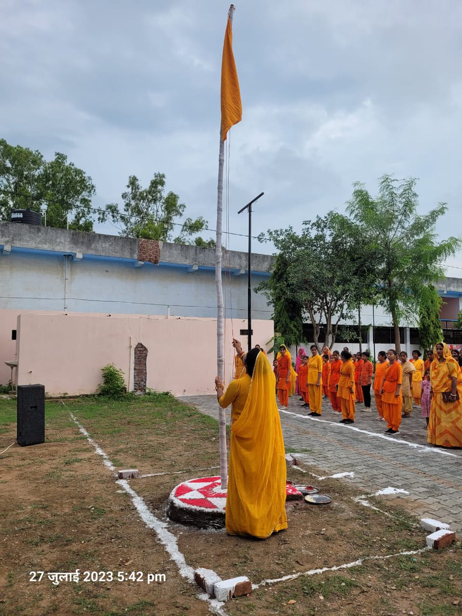 लसानी (राजसमंद) में बालिका शिविर प्रारंभ

श्री क्षत्रिय युवक संघ का चार दिवसीय बालिका प्राथमिक प्रशिक्षण शिविर राजसमंद जिले के लसानी गांव में आज 27 जुलाई को प्रारंभ हुआ। 1/2