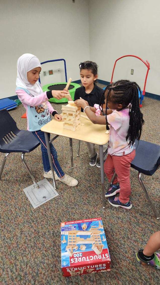Our K-2nd grade students enjoyed their first week of club activities.  Students have an opportunity to develop new skills, such as STEM activities, teamwork, and problem-solving, which can be incredibly valuable as they navigate both their academic and professional lives.
