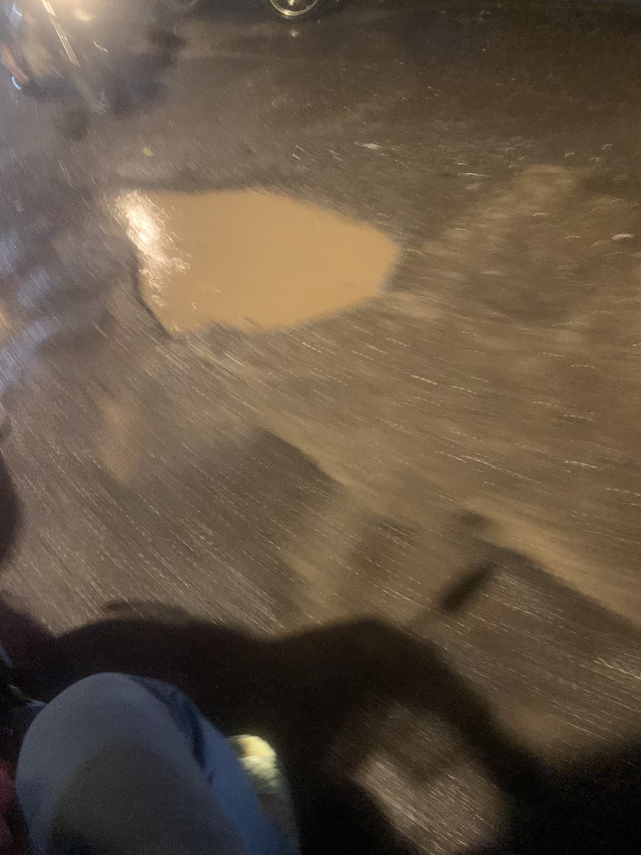 GaneshShetty009's tweet photo. Part 2

मी सतत तक्रार करत आहे पण @mybmc व @mybmcWardPN ने कोणतीही कारवाई केली नाही 
दिंडोशी विधानसभा  प्रभाग क्र ३७ या विभागात  रस्त्यात खूप खडे झाले आहे 
श्री @IqbalSinghChah2 सर कडून विनंती आहे की  हा रास्त तातडीने बनवून द्यावी 
 @Dev_Fadnavis @MPLodha 
@PrasadLadInd https://t.co/XfVINTrh2w