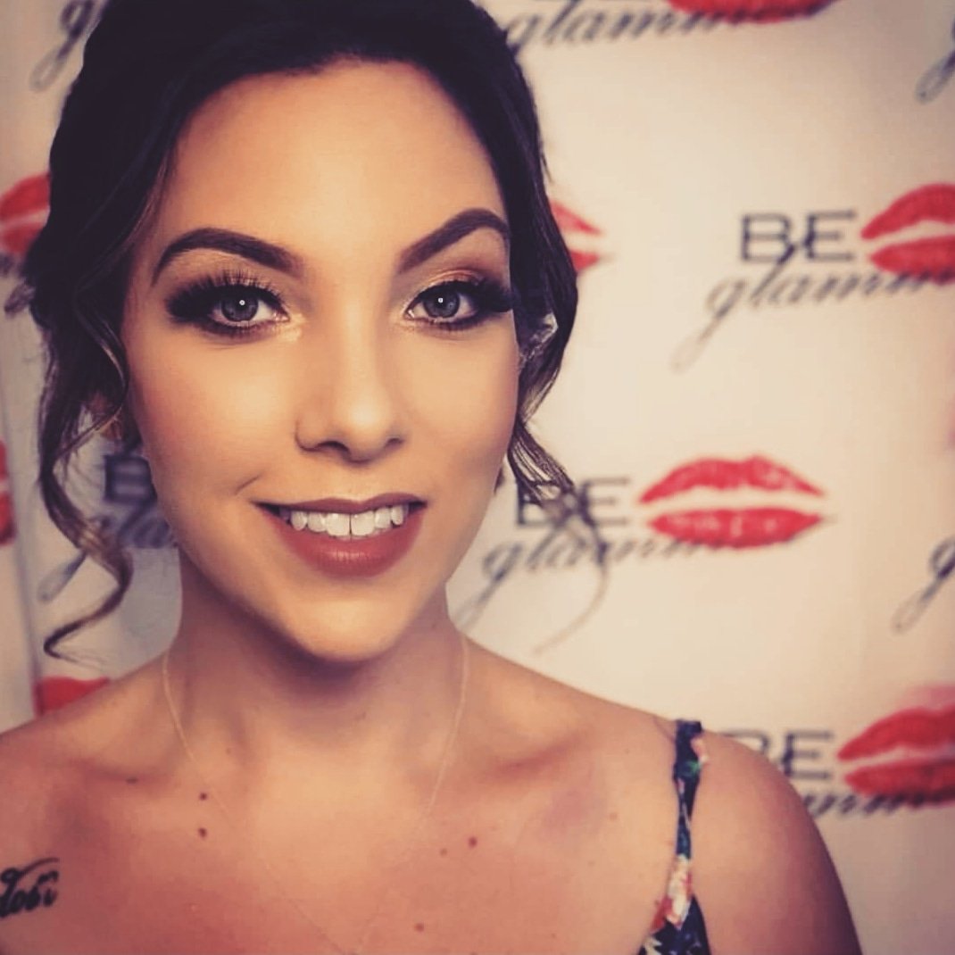 ThatPeachyCass's tweet photo. Be glamorous, always. https://t.co/G732kxU9BC