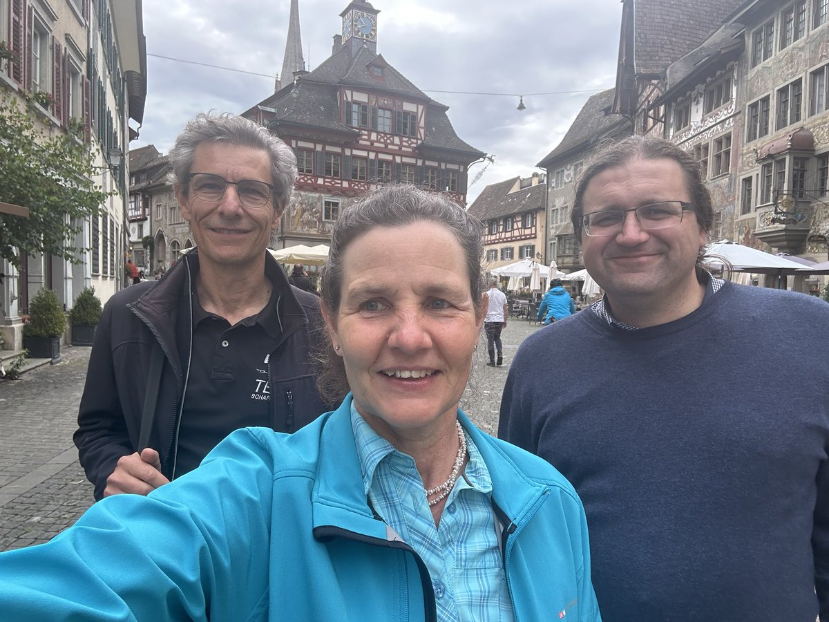 BaSchaffner's tweet photo. „Zürcher“ Etappe von #EnsemenalRein von Stein am Rhein mit dem Schiff nach Schaffhausen mit toller #Munot-Führung. https://t.co/GQHimEFWRT