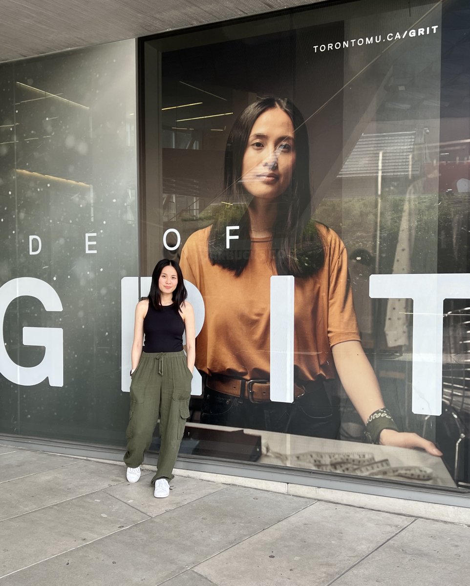 Psyreine's tweet photo. I was passing by yonge &amp; dundas and found myself on the SLC building! As a #startup co-founder, I’m proud @getswapwear was chosen to be in TMU's Made of GRIT campaign, showcasing those who transform obstacles into opportunities. https://t.co/VCYOHIJUcu