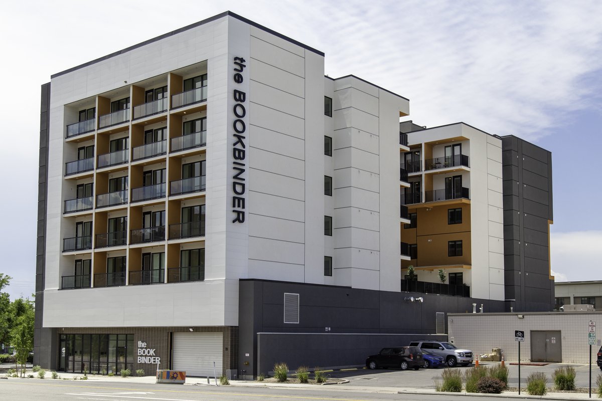KierBuzz's tweet photo. Bookbinder Apartments open house for great new living spaces in Salt Lake City.

-Balcony / Patio
-Stainless Steel Appliances
-In Unit Washer/Dryer
-Open Floorplans
-Fully Equipped Kitchen
-Keyless Entry
-Hardwood Flooring
-Floor to Ceiling Windows*
-Garage Parking
-Pet Friendly https://t.co/KCvxWGv6ks