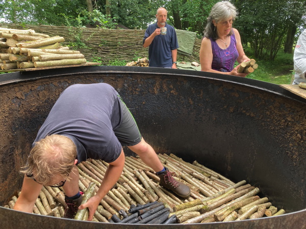 RForestVision's tweet photo. Recent charcoal-making course in #RockinghamForest described in Carolyn Church's diary. https://t.co/f7xYkbq1PC
Made possible by @HeritageFundUK https://t.co/SaSD6hb8ty