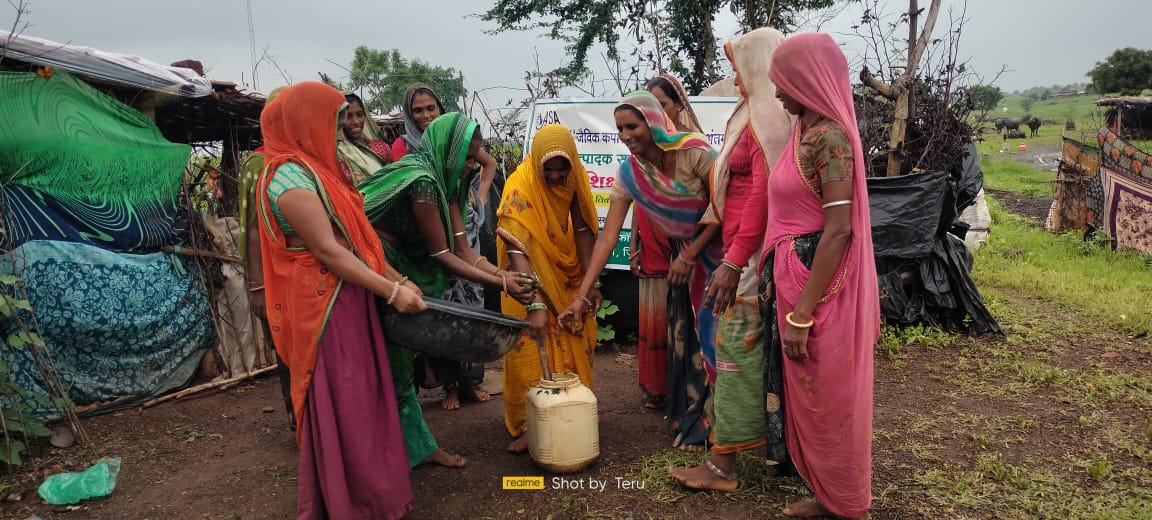 ASAIndia_1996's tweet photo. As part of ASA’s focus on the responsible crop initiative, we promote organic farming in various locations and discourage use of chemical fertilizers, pesticides, and plant hormones. Instead, we promote using locally available material to produce bio-inputs. 
#saynotochemicals https://t.co/gLkzCYCMhG
