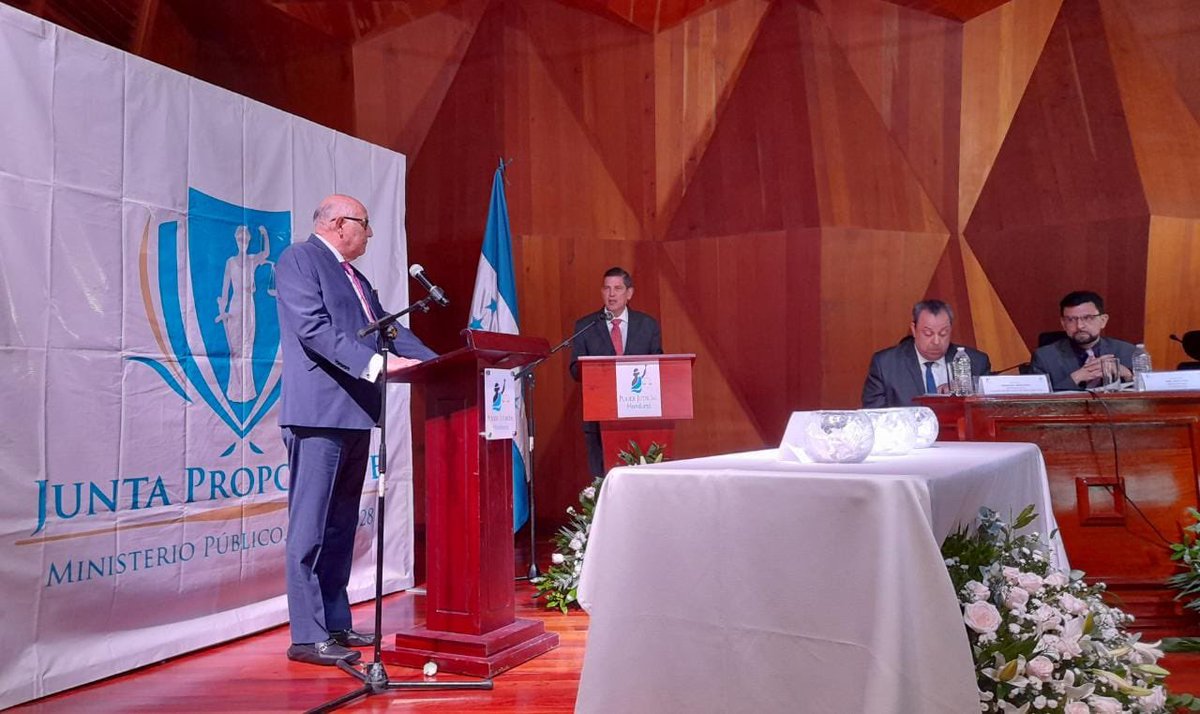 JProponenteMP's tweet photo. Entrevista del abogado Ivis Antonio Discua Barillas. https://t.co/dnL4IRqgdu